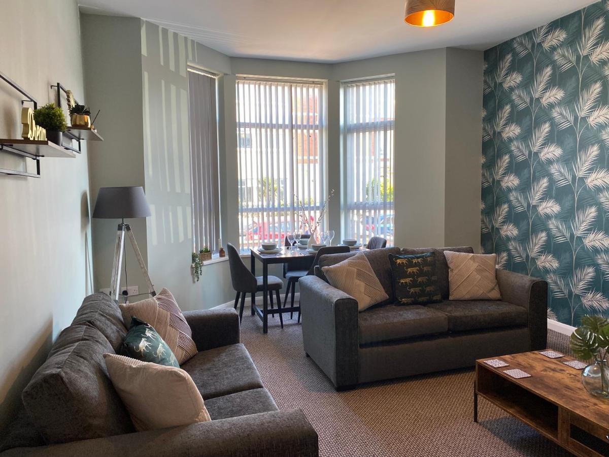 Blackpool Sleepover Apartment 1 Free Parking Sleeps 6 المظهر الخارجي الصورة
