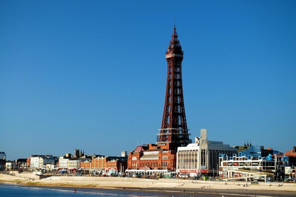Blackpool Sleepover Apartment 1 Free Parking Sleeps 6 المظهر الخارجي الصورة